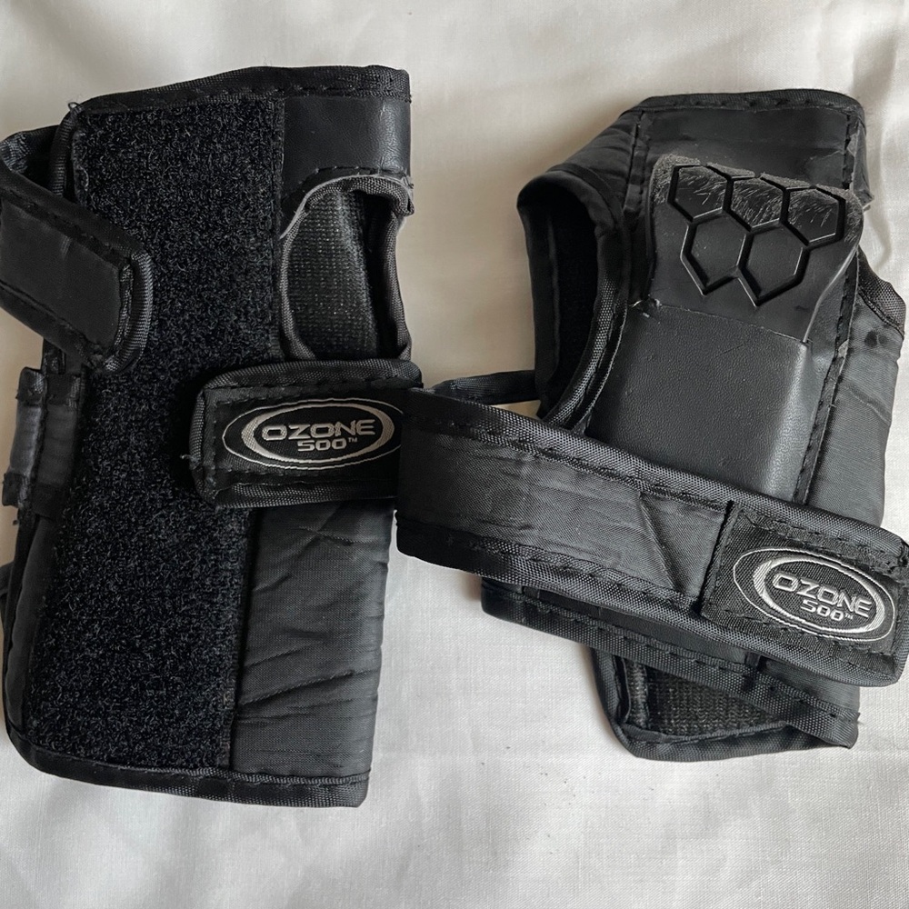 Ozone 500 Kids Black Protective Wrist Guards - Pair